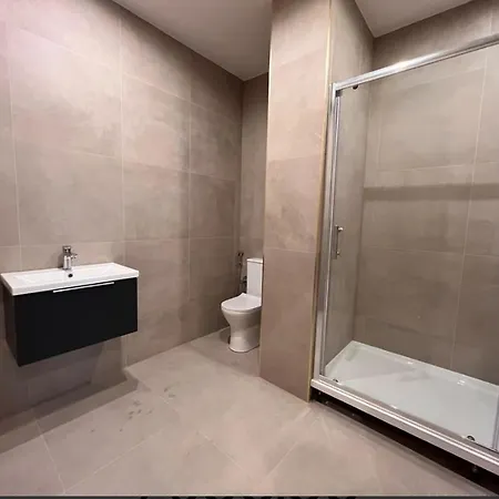 Centre 1-bed Modern & Cozy 公寓