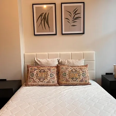 Centre 1-bed Modern & Cozy *